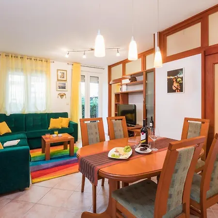 Sorgo - Three Bedroom With Terrace