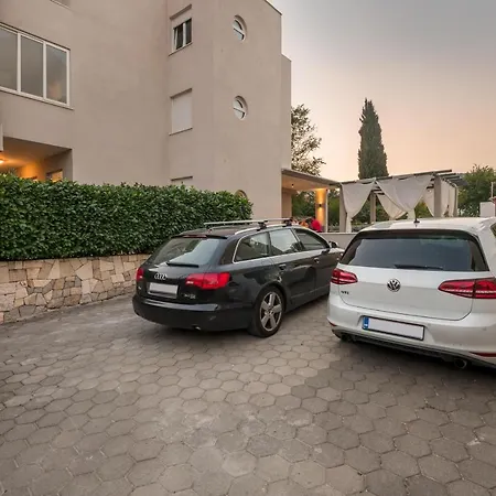 Sorgo - Three Bedroom With Terrace Apartman